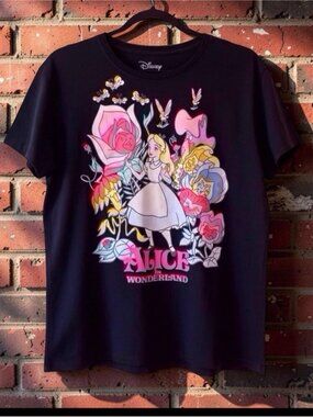 Disney Alice in Wonderland Tee - XL - Whimsical Collector Core. New